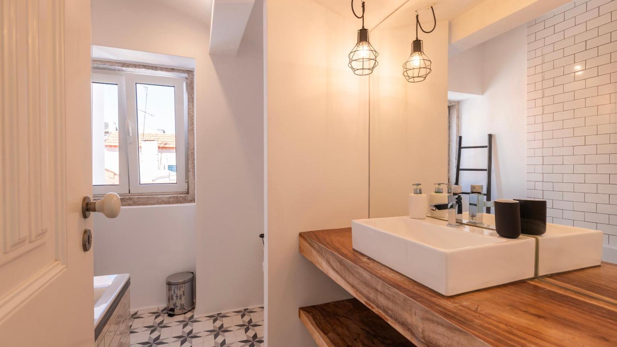 Charming 3Bdr Duplex In City Center By Lovelystay Lissabon Exterior foto
